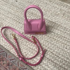 Jacquemus Le Chiquito moyen pink